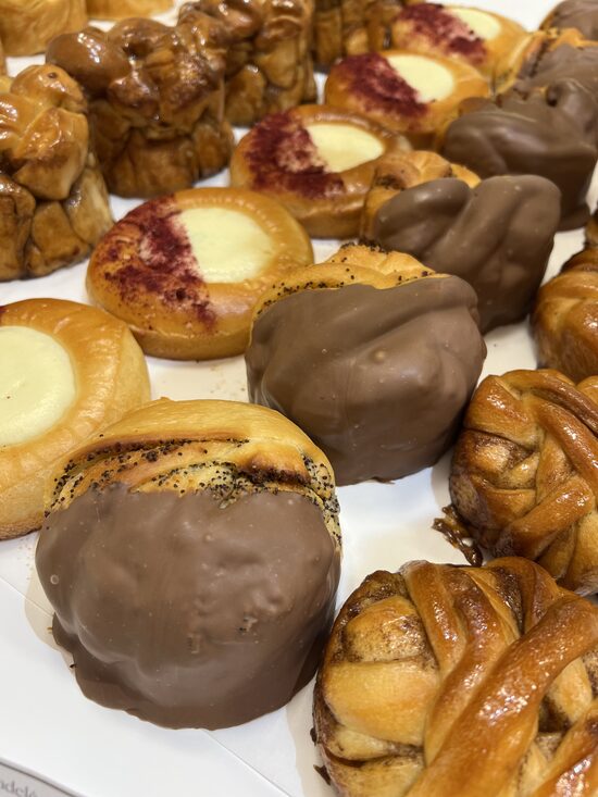 Aguoninė bandelė su šokoladu